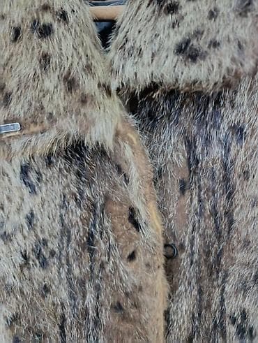 Bunda od evropskog risa (lynx), stara kolekcija. Model je klasičan na lalafo.rs — 2 Bunda od evropskog risa (lynx), stara kolekcija. Model je klasičan — 2