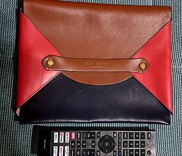 Elegantna kožna torbica, savršen dodatak za svaku priliku. Praktična at lalafo.rs — 1 Elegantna kožna torbica, savršen dodatak za svaku priliku. Praktična — 1