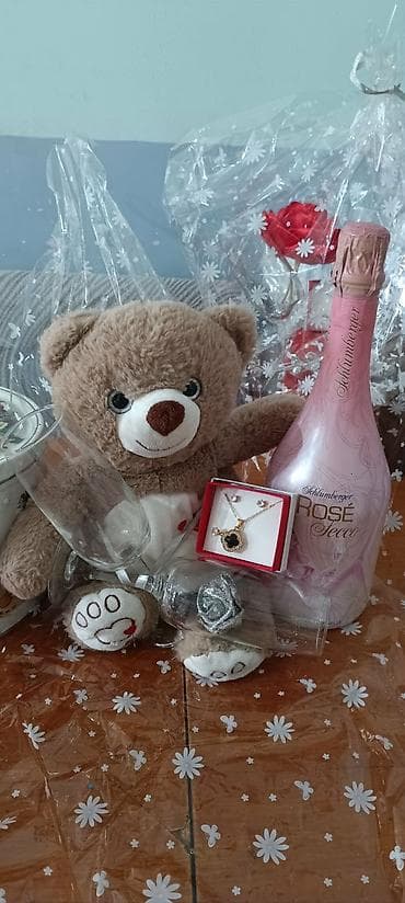 Poklon set za romantičnu priliku - Mekani plišani meda (svetlosmeđi) na lalafo.rs Poklon set za romantičnu priliku - Mekani plišani meda (svetlosmeđi)