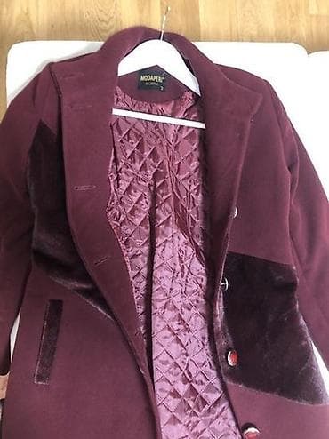 Kaput, bordo boje, bez ikakvih tragova nosenja! Obucen je nekoliko na lalafo.rs — 2 Kaput, bordo boje, bez ikakvih tragova nosenja! Obucen je nekoliko — 2