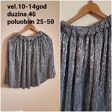 Srebrna plisirana suknja sa sjajnim efektom. - Veličina: za uzrast na lalafo.rs Srebrna plisirana suknja sa sjajnim efektom. - Veličina: za uzrast