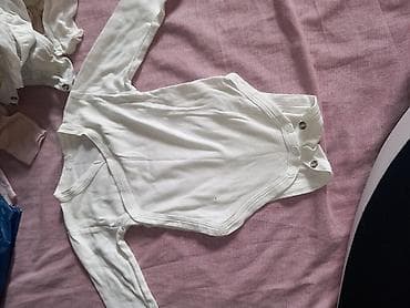 Stvari za devojčice od 0-6 meseci, ima mnogo više stvari samo što na lalafo.rs — 4 Stvari za devojčice od 0-6 meseci, ima mnogo više stvari samo što — 4