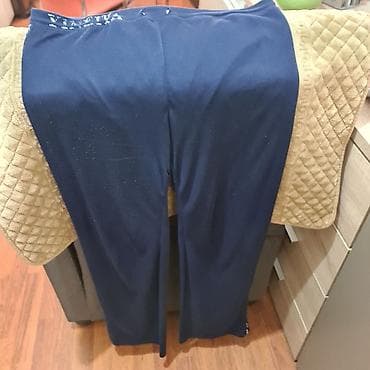 Dva ženska komada odeće – majica i pantalone. Majica: - Kratki rukavi na lalafo.rs — 4 Dva ženska komada odeće – majica i pantalone. Majica: - Kratki rukavi — 4