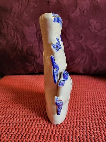 Sport & Hobby: Figura vintaz nova porcelanska. Na figuri par tackica boja i at lalafo.rs — 5 Sport & Hobby: Figura vintaz nova porcelanska. Na figuri par tackica boja i — 5