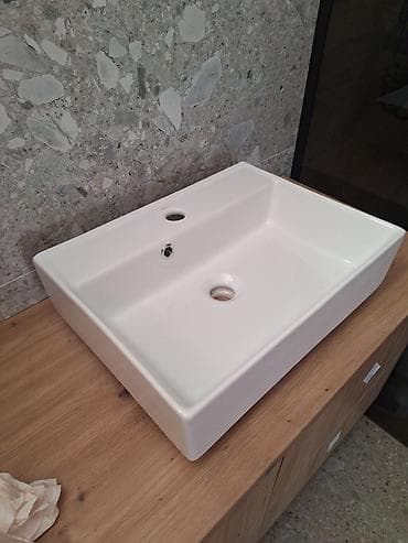 Potpuno nov nadgradni lavabo ne korišćen 50×39 na lalafo.rs Potpuno nov nadgradni lavabo ne korišćen 50×39