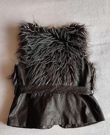 Braon prsluk od eko kože sa krznom - Model: bez rukava, V-izrez - na lalafo.rs — 3 Braon prsluk od eko kože sa krznom - Model: bez rukava, V-izrez - — 3