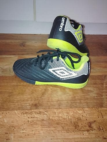 Umbro dečije patike za fudbal u sali (futsal) - Model: Umbro indoor - na lalafo.rs — 2 Umbro dečije patike za fudbal u sali (futsal) - Model: Umbro indoor - — 2
