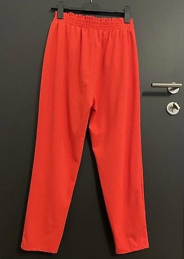 Na prodaju nove nikad nošene crvene pantalone na lalafo.rs — 2 Na prodaju nove nikad nošene crvene pantalone — 2