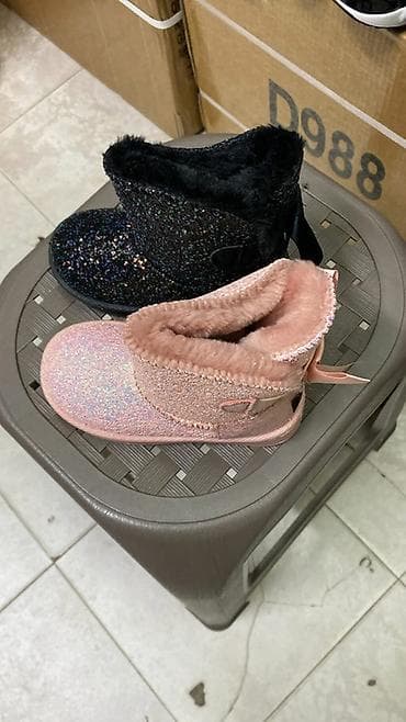 Dečje zimske čizmice sa šljokicama Brojevi 25 do 36 - Model na lalafo.rs — 1 Dečje zimske čizmice sa šljokicama Brojevi 25 do 36 - Model — 1