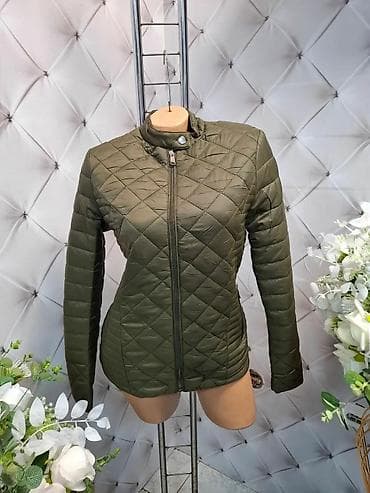 Kožne jakne: Ženska lagana prošivena jakna - Model: kratka, strukirana silueta na lalafo.rs — 4 Kožne jakne: Ženska lagana prošivena jakna - Model: kratka, strukirana silueta — 4