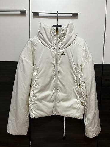 Women's Clothing: Na prodaju jakna, strukiran model, Adidas, vel. 38, a odgovara broju at lalafo.rs — 1 Women's Clothing: Na prodaju jakna, strukiran model, Adidas, vel. 38, a odgovara broju — 1
