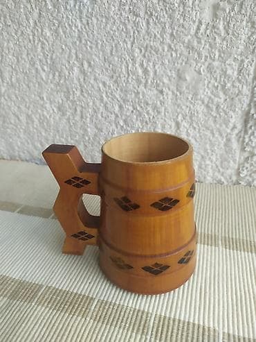 Drvena Lakirana Krigla Sa Šarama 80s - Visina 11 cm ♦ Odlično Očuvana na lalafo.rs — 9 Drvena Lakirana Krigla Sa Šarama 80s - Visina 11 cm ♦ Odlično Očuvana — 9