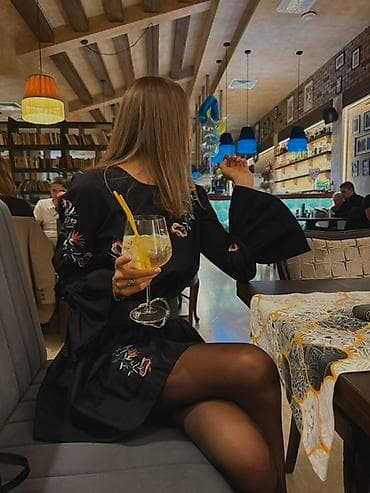 Crna mini haljina sa vezom i zvonastim rukavima - Boja: crna - Dekor na lalafo.rs — 2 Crna mini haljina sa vezom i zvonastim rukavima - Boja: crna - Dekor — 2