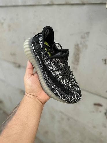 Sneakers: Adidas Yeezy dečije patike
Novo
Brojevi 31 do 36
fb Moje Krpice 1 at lalafo.rs — 5 Sneakers: Adidas Yeezy dečije patike
Novo
Brojevi 31 do 36
fb Moje Krpice 1 — 5
