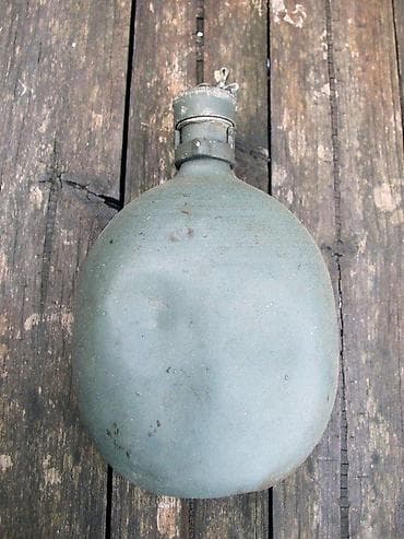 Antiques: Dve Očuvane stare, vojne čuture, aluminijumske. Dve stare at lalafo.rs — 4 Antiques: Dve Očuvane stare, vojne čuture, aluminijumske. Dve stare — 4