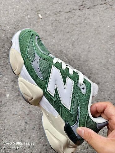 New balance 9060 patike
Novo
Brojevi 36 do 41
fb Moja Kupovina 1 na lalafo.rs — 2 New balance 9060 patike
Novo
Brojevi 36 do 41
fb Moja Kupovina 1 — 2