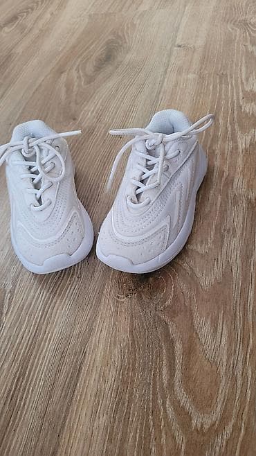 Odlicno ocuvane Adidas patike broj 23. Cena za oba para je 2500. Na at lalafo.rs — 4 Odlicno ocuvane Adidas patike broj 23. Cena za oba para je 2500. Na — 4