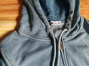 kom sa etiketom: FB Sister dukserice sa kapuljačom – model XS (2 kom) - Brend: FB at lalafo.rs — 3 kom sa etiketom: FB Sister dukserice sa kapuljačom – model XS (2 kom) - Brend: FB — 3