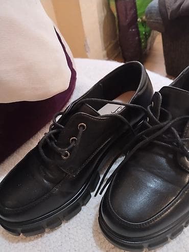 Other shoes: Crne ženske cipele sa pertlama i debljim đonom. Ovaj model cipela je at lalafo.rs — 1 Other shoes: Crne ženske cipele sa pertlama i debljim đonom. Ovaj model cipela je — 1