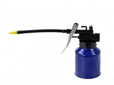 Metalna uljna kantica sa pumpicom i fleksibilnim izlaznim crevom - na lalafo.rs Metalna uljna kantica sa pumpicom i fleksibilnim izlaznim crevom -