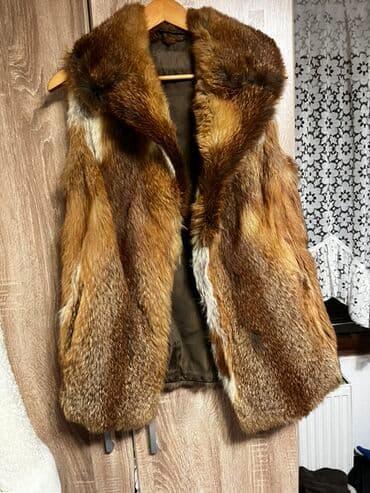 Prsluk od prirodnog krzna - Model: bez rukava, klasičan kroj sa na lalafo.rs Prsluk od prirodnog krzna - Model: bez rukava, klasičan kroj sa