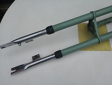 Viljuška za motocikl, svetlozelene boje, sa hromiranim cevima na lalafo.rs Viljuška za motocikl, svetlozelene boje, sa hromiranim cevima