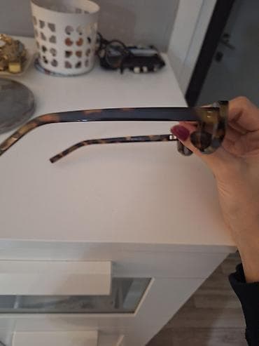 Nove braon naocare za sunce, nikad nosene, od debele plastike na lalafo.rs — 3 Nove braon naocare za sunce, nikad nosene, od debele plastike — 3