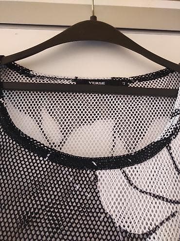 pantalone butiku ali: Supljikava majica, iz dva sloja. Velicina 42, ali je manja. Poluobim na lalafo.rs — 2 pantalone butiku ali: Supljikava majica, iz dva sloja. Velicina 42, ali je manja. Poluobim — 2