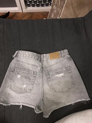 Sivi teksas šorts FB Sister – veličina S - Model: high-waist at lalafo.rs — 2 Sivi teksas šorts FB Sister – veličina S - Model: high-waist — 2