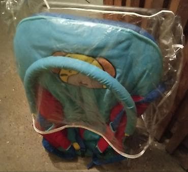 Auto-sedište/nosiljka za bebe sa šarenim navlakama i motivom psa. - at lalafo.rs — 2 Auto-sedište/nosiljka za bebe sa šarenim navlakama i motivom psa. - — 2