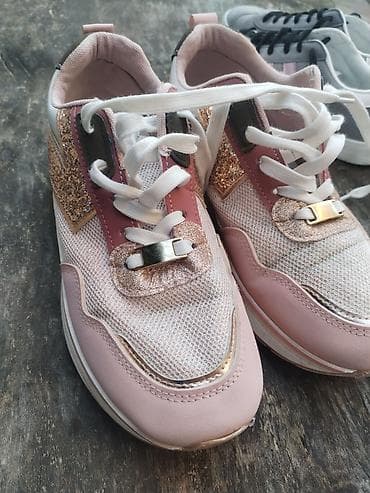 Patike, broj 39 – super očuvane. - Moderne ženske patike u roze na lalafo.rs Patike, broj 39 – super očuvane. - Moderne ženske patike u roze