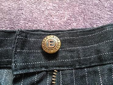 Pantalone ženske, boja grafit sa tankim belim šraftama. Sastav : 70% na lalafo.rs — 3 Pantalone ženske, boja grafit sa tankim belim šraftama. Sastav : 70% — 3