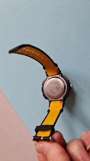 Sat muski nov samo proban.nema mane na lalafo.rs — 3 Sat muski nov samo proban.nema mane — 3