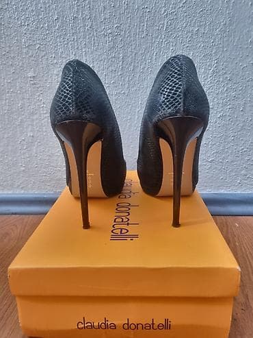 Zenske salonke kroko br 39
Nove na lalafo.rs — 3 Zenske salonke kroko br 39
Nove — 3