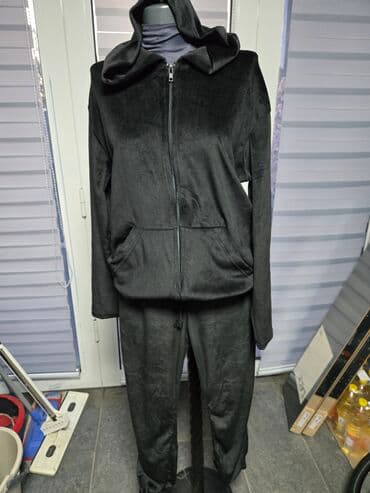 Gornji i donji deo: PR0DATA. Crni ženski komplet trenerke – gornji i donji deo - na lalafo.rs Gornji i donji deo: PR0DATA. Crni ženski komplet trenerke – gornji i donji deo -