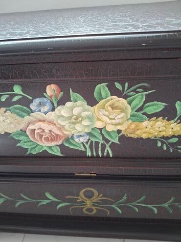 Antique Dressers: Na prodaju stilska komoda sa rucnim radom (oslikana, a gornja ploca je at lalafo.rs — 4 Antique Dressers: Na prodaju stilska komoda sa rucnim radom (oslikana, a gornja ploca je — 4