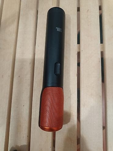 JBL prenosni Bluetooth zvučnik sa ugrađenim mikrofonom - Kompaktan na lalafo.rs JBL prenosni Bluetooth zvučnik sa ugrađenim mikrofonom - Kompaktan