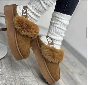 Ugg obuća 40.5 na lalafo.rs — 1 Ugg obuća 40.5 — 1