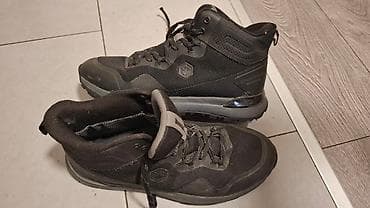 Dva para obuće – sportsko/planinarsko i lifestyle patike. 1) na lalafo.rs — 1 Dva para obuće – sportsko/planinarsko i lifestyle patike. 1) — 1