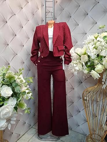 Damski komplet – sako i pantalone u bordo boji i majica - Elegantne na lalafo.rs Damski komplet – sako i pantalone u bordo boji i majica - Elegantne