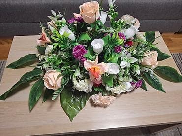 Dekorativni cvetni aranžman za sto - Raskošan, nisko postavljen na lalafo.rs — 2 Dekorativni cvetni aranžman za sto - Raskošan, nisko postavljen — 2