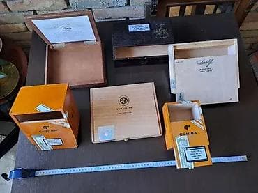 Kutije za tompuse razlicitih brendova. Cena po kutiji na lalafo.rs — 4 Kutije za tompuse razlicitih brendova. Cena po kutiji — 4