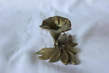 STARI MESINGANI SVEĆNJAK U OBLIKU CVETA, RETKO | Stari Mesingani na lalafo.rs — 4 STARI MESINGANI SVEĆNJAK U OBLIKU CVETA, RETKO | Stari Mesingani — 4