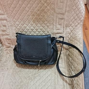 Dva ženska komada odeće – majica i pantalone. Majica: - Kratki rukavi na lalafo.rs — 6 Dva ženska komada odeće – majica i pantalone. Majica: - Kratki rukavi — 6