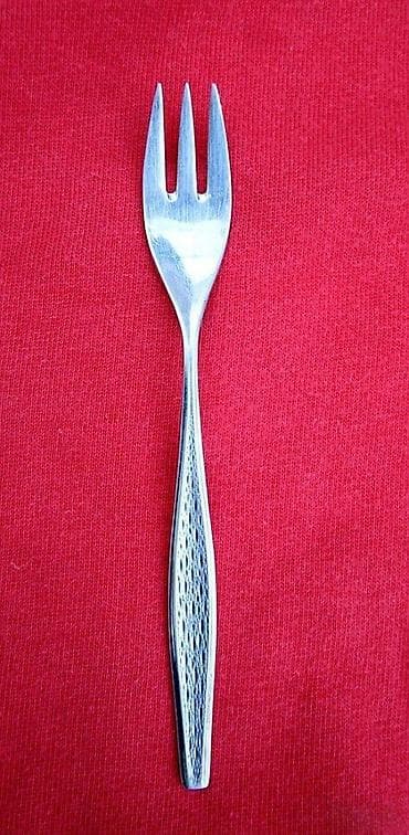 Berndorf, srebrna viljuška. Berndorf, Silber Kuchengabel 90/22 - na lalafo.rs Berndorf, srebrna viljuška. Berndorf, Silber Kuchengabel 90/22 -