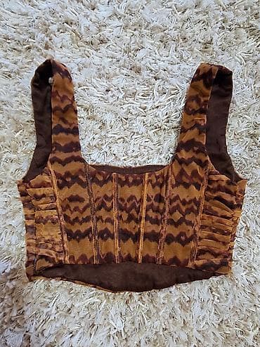 Nov Zara crop top bez etikete. - Model: kroj inspirisan korsetom, sa na lalafo.rs — 2 Nov Zara crop top bez etikete. - Model: kroj inspirisan korsetom, sa — 2