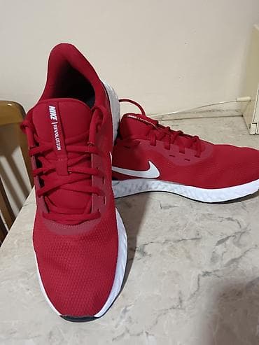 bershka sorcevi muski: Nike Revolution – muške patike za trčanje, 46 - Boja: crvena sa belim at lalafo.rs — 2 bershka sorcevi muski: Nike Revolution – muške patike za trčanje, 46 - Boja: crvena sa belim — 2