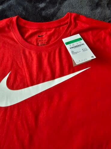 Majica na kratke rukave, L (EU 52), Nike, bоја - Crvena, Poliester na lalafo.rs Majica na kratke rukave, L (EU 52), Nike, bоја - Crvena, Poliester