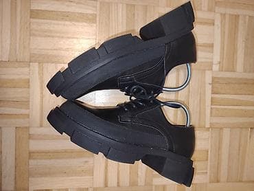 Crne kožne cipele sa zadebljanim đonom UG 23,5cm - Model na lalafo.rs — 2 Crne kožne cipele sa zadebljanim đonom UG 23,5cm - Model — 2