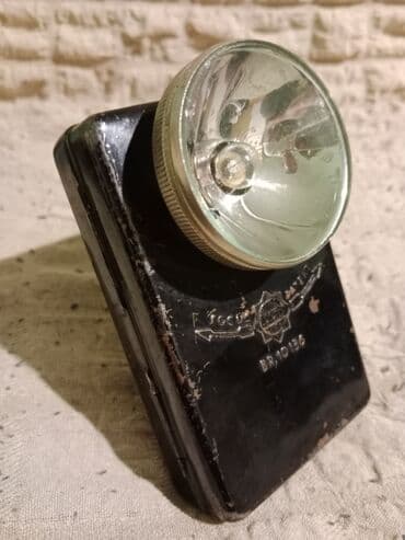 Stari uređaji: Ručna baterijska lampa “Croatia” – Focus Patent BR.10186 - Vintage na lalafo.rs Stari uređaji: Ručna baterijska lampa “Croatia” – Focus Patent BR.10186 - Vintage